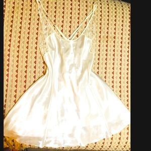 Vintage 90s Victoria’s Secret Heart Label Slip Chemise
